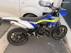 SHERCO 50 CM³ – ACHETÉE NEUVE 2023 – IDÉALE 1ÈRE MOTO / PERMIS AM