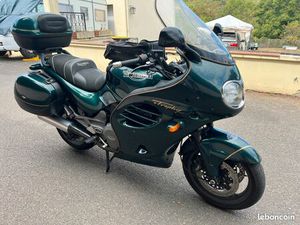 MOTO ROUTIÈRE TRIUMPH TROPHY 900