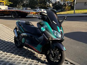 YAMAHA T-MAX →