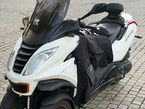 SCOOTER PEUGEOT METROPOLIS 400I