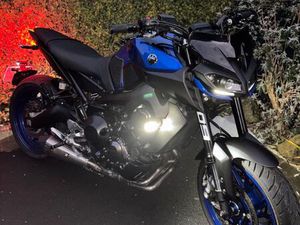 YAMAHA MT-09