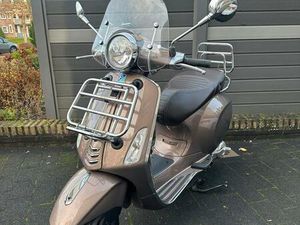 ② VESPA PRIMAVERA GEEL/BROM KENTEKEN