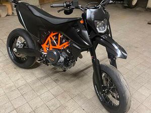KTM SMCR 690
