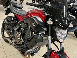 YAMAHA MT-07 2016 689 CM3 | MOTO ROADSTER | 9 503 KM | ROUGE | 56600 LANESTER