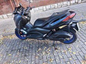 YAMAHA - XMAX