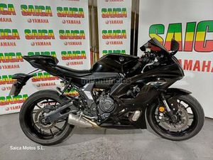 YAMAHA - R7