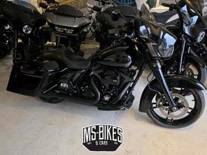 HARLEY DAVIDSON STREET GLIDE SPECIAL *TOP* BALCK STREETGLIDE ROAD