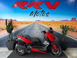 YAMAHA XMAX 250
