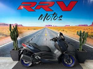 YAMAHA XMAX 250