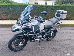 BMW R 1200 GS ADVENTURE 2017 – ÉTAT IRRÉPROCHABLE – FULL OPTIONS + AKRAPOVIC