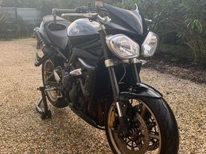 STREET TRIPLE 675 R