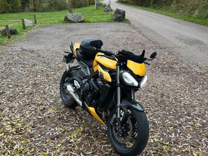 STREET TRIPLE RS 765 PREMIÈRE MAIN