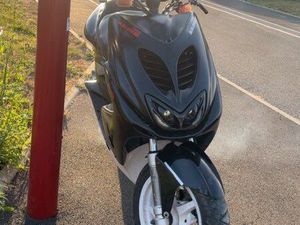 VEND OU ÉCHANGE CONTRE 50 À BOÎTE OU BOOSTER