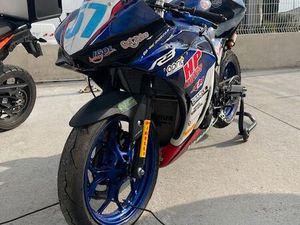 YAMAHA YZF R3