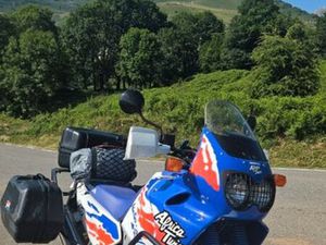 AFRICA TWIN 750 RD07