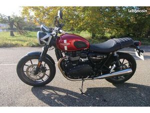 TRIUMPH STREET TWIN