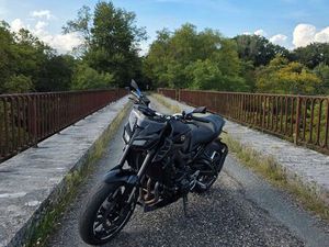 YAMAHA MT-09