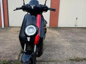 ② NIU MQI+ SPORT 45KM/U (90KM AFSTAND)