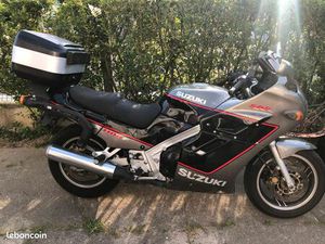SUPERBE SUZUKI GSXF 1100