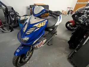 YAMAHA AEROX – ANNÉE 2000 – ÉDITION VALENTINO ROSSI – 3 500 KM – 100% D’ORIGINE – 2 000