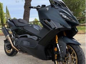 VENDS YAMAHA TMAX TECH MAX