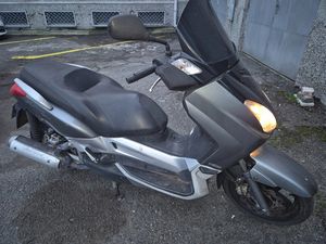 YAMAHA X-MAX 250I →