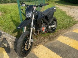 ÉCHANGE CONTRE CROSS