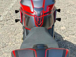 DUCATI STREETFIGHTER V4S DESMO SERVICE NEU, EXTRAS