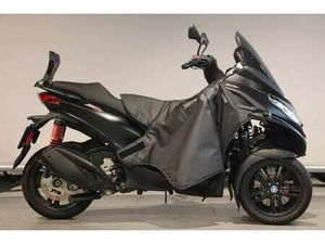PIAGGIO MP3 300 HPE ZWART