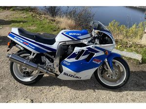 SUZUKI GSX-R 750