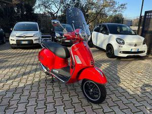 VESPA GTS SUPER 300 SUPER 03/23 KM.1964 ROSSO