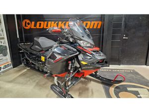 X RS 900 ACE TURBO MOOTTORIKELKKA