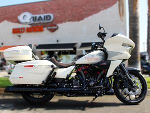 2024 CVO® ROAD GLIDE® ST