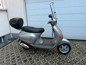 VESPA ET4 125
