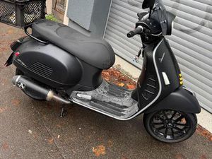 VESPA 300 GTS SUPER TEC MATT SCHWARZ… 2023