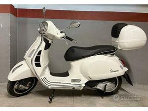 PIAGGIO VESPA 300 GTS - 2024