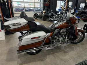 2014 HARLEY-DAVIDSON CVO™ LIMITED