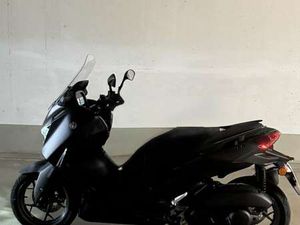 YAMAHA X-MAX 125