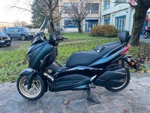 YAMAHA X-MAX 300 TECH MAX