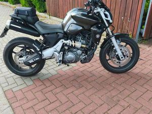 YAMAHA MT03