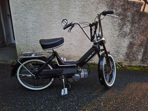 SCHWARZES PUCH MAXI N MIT AUSWEIS