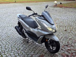 SKUTER HONDA PCX 125, 1017KM FV VAT23% HUTA DLUTOWSKA