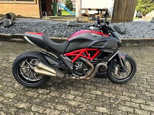 DUCATI DIAVEL CARBON NEUPREIS CHF 32`000.00 TOP-ZUSTAND
