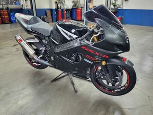 SUZUKI GSXR-1000 RACING