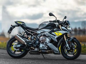 BMW S 1000 R, ANNÉE 2022, ÉTAT IMPECCABLE