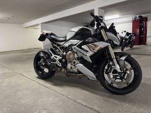 BMW S1000R