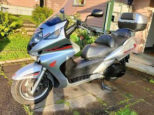 HONDA SILVERWING FJSB 600
