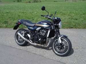 KAWASAKI Z900RS - ABSOLUT NEUWERTIG - ERST 690 KM - GARANTIE