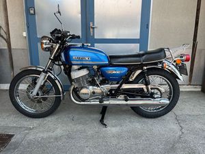 SUZUKI GT 500