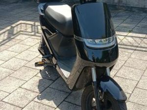 E-SCOOTER CITY ONE / SCHWARZ GLANZ
